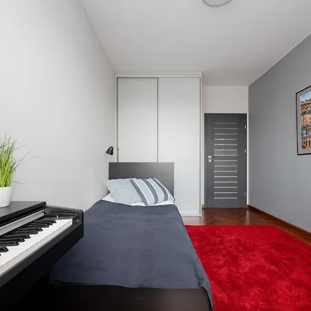 Nowoczesny Z Parkingiem Na Pradze Poludnie W Warszawie By Renters *