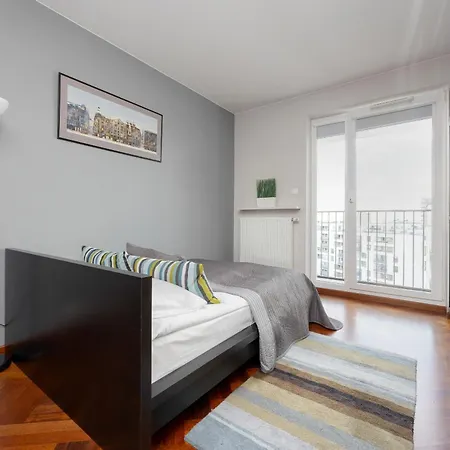 Nowoczesny Z Parkingiem Na Pradze Poludnie W Warszawie By Renters * Warszawa