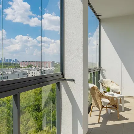 Nowoczesny Z Parkingiem Na Pradze Poludnie W Warszawie By Renters Apartament