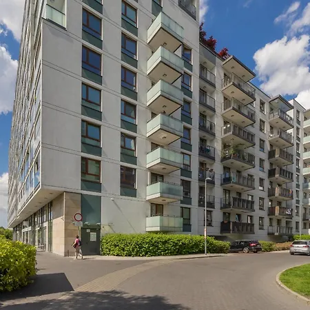 Nowoczesny Z Parkingiem Na Pradze Poludnie W Warszawie By Renters Varsovie