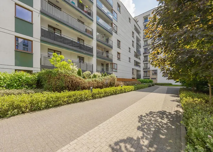 Nowoczesny Z Parkingiem Na Pradze Poludnie W Warszawie By Renters