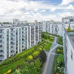 Nowoczesny Z Parkingiem Na Pradze Poludnie W Warszawie By Renters *