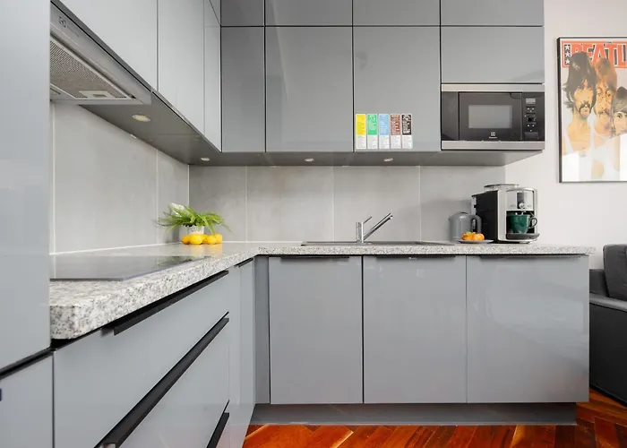 Nowoczesny Z Parkingiem Na Pradze Poludnie W Warszawie By Renters