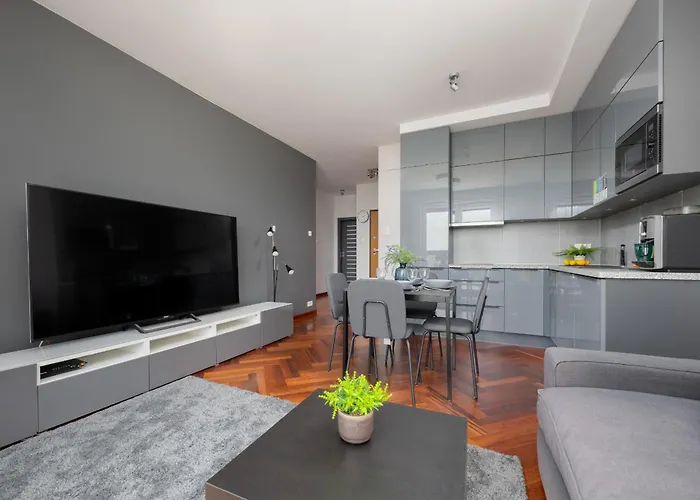 Nowoczesny Z Parkingiem Na Pradze Poludnie W Warszawie By Renters